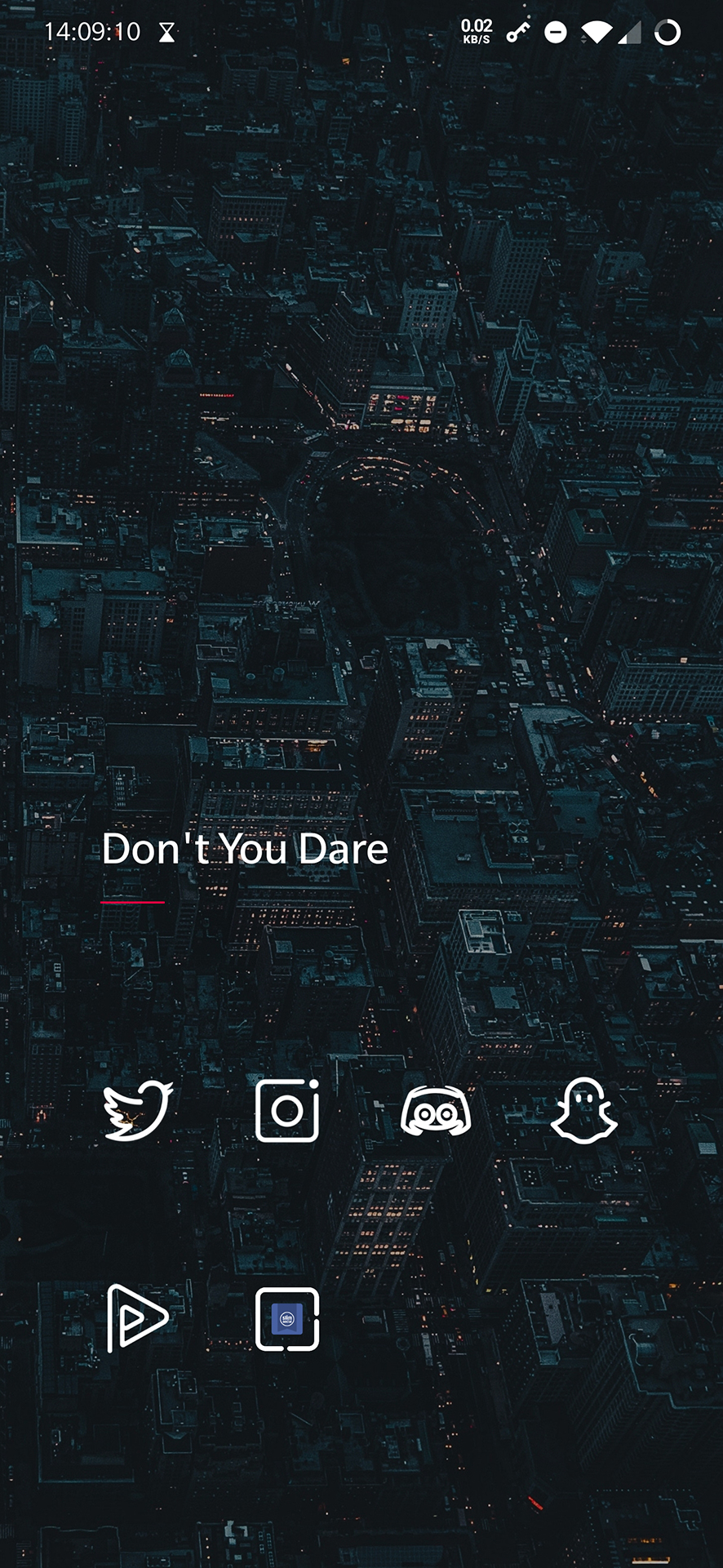 Folder named 'Don't you Dare' with Social Media apps
